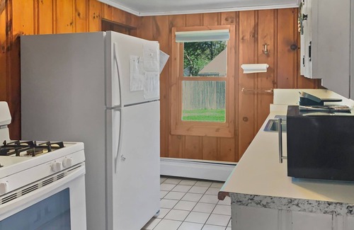 Bass River Cabaña | Quintessential Cape Cottage Near the Beach