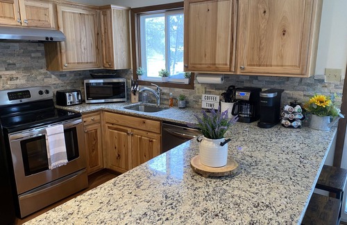 Albrightsville Cabina | Quite Family Ski Cabin w/ Bonus BR. Wet Bar, Pool Table and Foosball Table