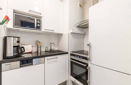 Mandelieu-la-Napoule Beach Apartamento | Réf:2PDM Holiday rental Two-room apartment Sea view Mandelieu-la-Napoule