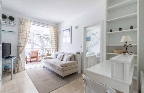 Mandelieu-la-Napoule Beach Apartamento | Réf:2PDM Holiday rental Two-room apartment Sea view Mandelieu-la-Napoule