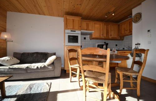 Notre-Dame-de-Bellecombe Apartamento | Résidence Cheloup - Appartement de charme avec une superbe vue sur le Mont Charvin MAE-2174