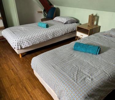 Champagne Casa | "Rêves de Gamins" Chambre de gauche, 4 couchages dans gîte de campagne "La Camusière", proche du Pôle Européen et du circuit des 24h