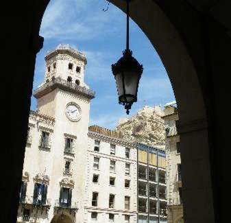 San Anton Casa | 35-1- КОМНАТА в квартире с балконом, от 1 до 4 человек в центре Аликанте