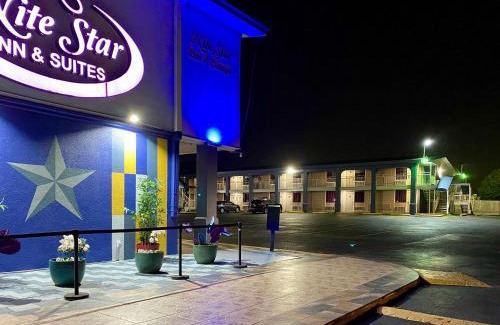 North Arlington Hotel | R Nite Star Inn and Suites -Home of the Cowboys & Rangers