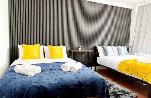 Dudden Hill Hotel | Cuádruple-Baño compartido