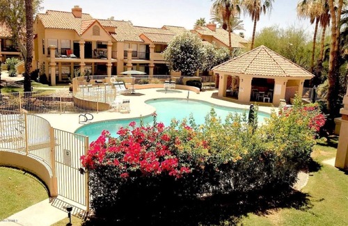 Scottsdale Ranch Condominio | Deseable 2BR Casita en Scottsdale Racquet Club