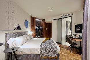 el Camp d'en Grassot i Gracia Nova Hotel | Radisson Blu 1882 Hotel, Barcelona Sagrada Familia