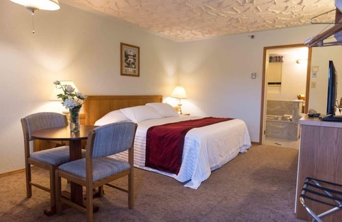 East Kootenay Hotel | Radium Park Lodge