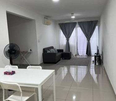 Ijok Apartamento | Rafahiyyah Homestay, Puncak Alam