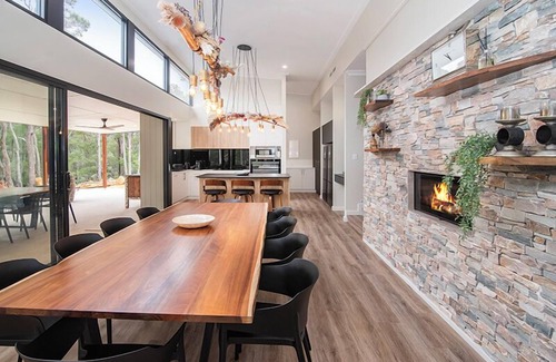 Wilyabrup Casa | Raffaele’s Estate Luxury Stay: Double Fireplace: Spa Baths :EV Charger