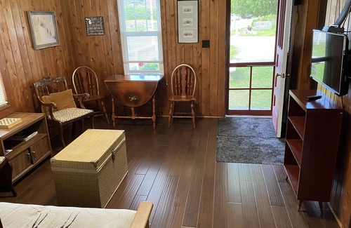 Cedarville Cabina | Rainbow Cabins - Beige Cabin #1