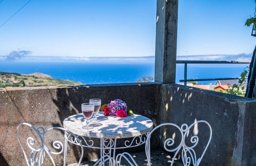 Lombada Velha Casa | Rainbow Cottage by Madeira Sun Travel