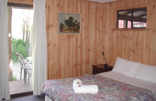 Ocean Beach Cabina | Rainbow House