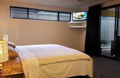 Canning Vale Casa | Rainbow Joy House, tu hogar lejos del hogar en PERTH! ¡Estilos de vida locales únicos!