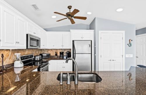 Holden Beach Casa | Rainbow's End Brunswick Vacation Rentals Ocean front with private heated pool