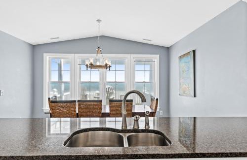 Holden Beach Casa | Rainbow's End Brunswick Vacation Rentals Ocean front with private heated pool