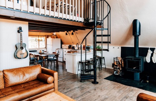 Spring Valley Cabina | Rainbow Trail /A-frame