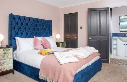 Ashford Casa | Rainford House - Luxury Rural Retreat With Hot Tub