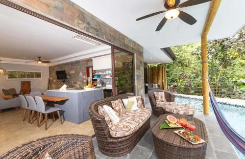 Quepos Casa | Rainforest Gem 2BR Aracari Villa with Private Pool AC Wi-Fi