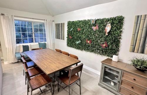 Southwest Anaheim Casa | Rainforest Villa 4 Bedroom PoolSpa Walk2Disneyland