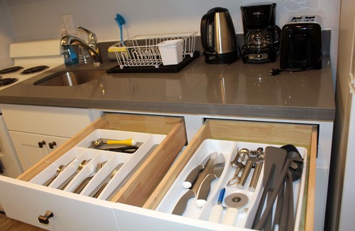 Brighton Casa | Rainier Guesthouse (Walk to Metro)