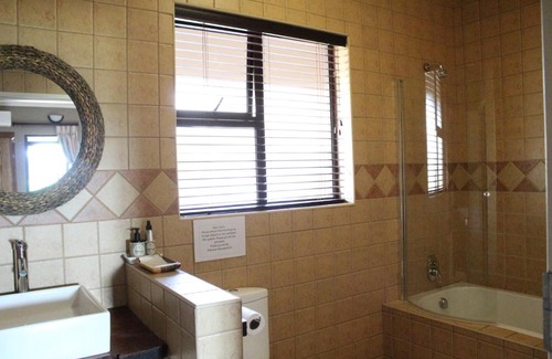 Boksburg Casa | Raintree Guest House