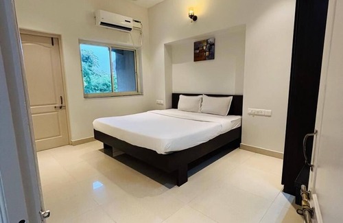 Vagator Hotel | Raj Exotic Palms