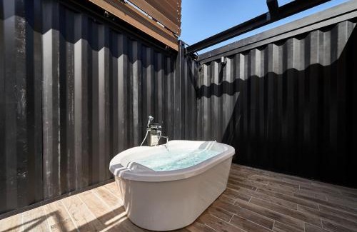 Minamiawaji Casa | Rakuten STAY VILLA Awaji 101 3 bank beds, Capacity of 9 persons