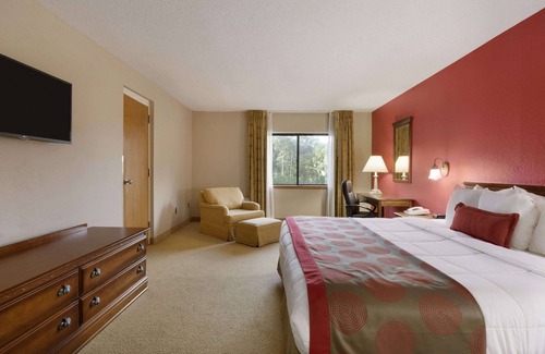 Southwest Raleigh Hotel | Ramada by Wyndham Raleigh