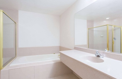 St. George Hotel | Ramada by Wyndham St George