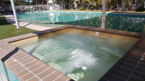 Urangan Complejo | Ramada Encore by Wyndham Whale Cove