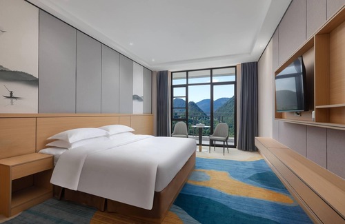 Enshi Hotel | Ramada Encore By Wyndham Enshi Huaxi Valley