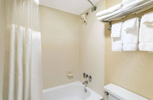 Cockeysville Hotel | Ramada Limited Cockeysville