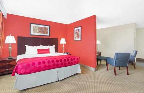 Terry Sanford Hotel | Ramada Plaza by Wyndham Fayetteville Fort Bragg Area