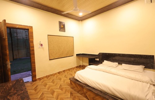 Jhansi Complejo | RAMALAYA PREMA KUNJ RESORT