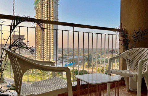 Gandhinagar Apartamento | Experience Comfort & Convenience – 2BHK RamaRoyals Apartments in Gift City