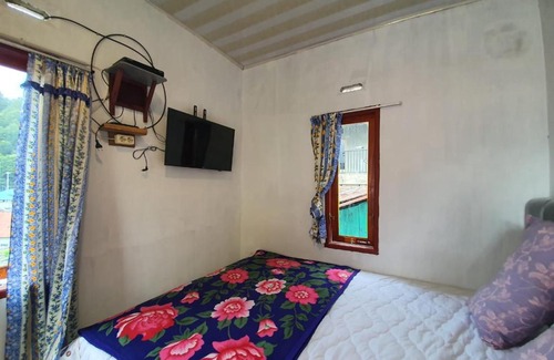 Parapat Casa | Rambutan Homestay