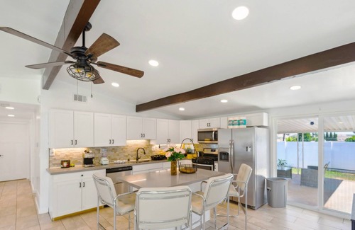 La Presa Casa | Ranch 3BR/1Bth w Gated Yard, Garage, Bedside Crib