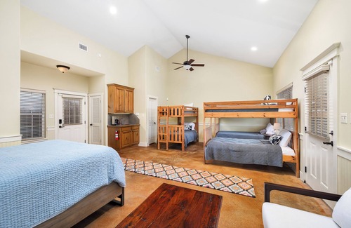 Raymondville Complejo | Rancho Los Alacranes- Large Retreat Venue in the Rio Grande Valley- sleeps 41