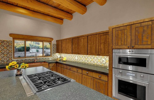 The Elin Ranch Casa | Rancho Vaquero: Luxury Desert Retreat 2 King Suites, Heated Salt Pool & Hot Tub