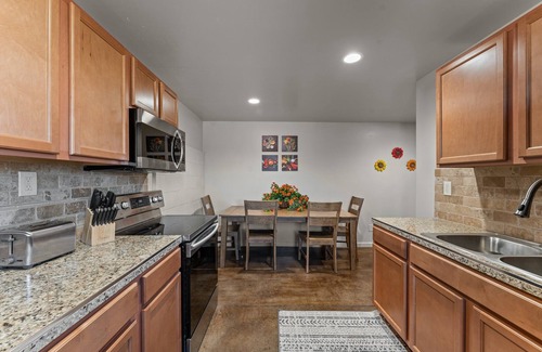 Wickenburg Casa | Rancho Vista Dos NEWLY decorated casita w/horse stalls