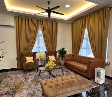 Kuala Berang Casa | Rania Riverview Guesthouse #BestGuesthouseInTown #SpaciousLivingRoom #ModernClassicConcept #LuxuryDiningset #freeWifi #Netflix #FullyAircond #CozyPrayerSpace