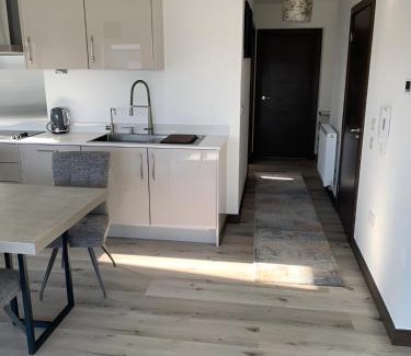 Harlow Apartamento | Raphvin Apex Abode