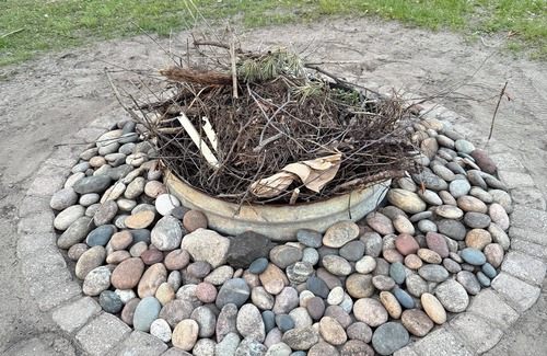 Rapid City Casa | Rapid River Retreat! Home sleeps 6, garage, fire pit