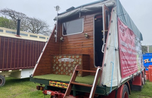 Turnchapel Casa | Rare 1954 Renovated Vintage Lorry - Costal Location