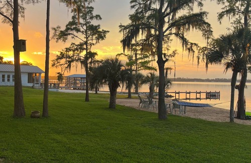 Ono Island Casa | Rare bay waterfront home with 145' of SANDY BEACH!!! Pets welcome!!