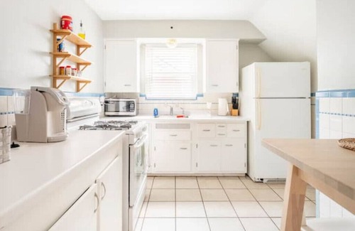 West Price Hill Casa | Rare Find Cozy 2 Bedroom Close to Downtown