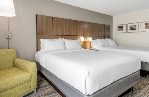 Tropic Casa | Rare Gem! 4 Comfy Units, Pool, Walk to Brevard Zoo