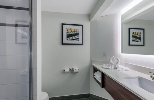 Tropic Casa | Rare Gem! 4 Comfy Units, Pool, Walk to Brevard Zoo