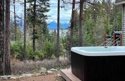 Lakeside Casa | Rare Lakeside home with hot tub & lake views!
